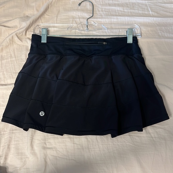 Lululemon skirt - Picture 2 of 3